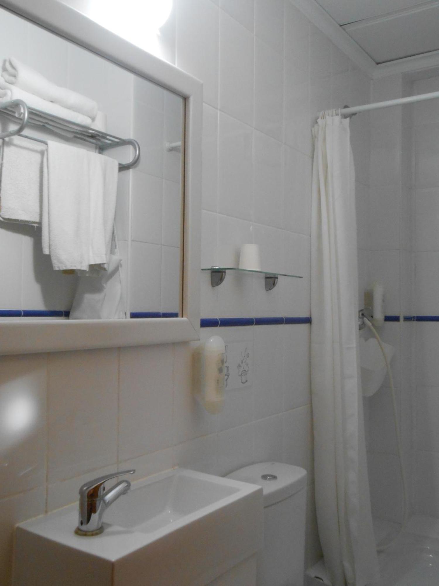 Hostal El Callejon Таррагона Екстер'єр фото