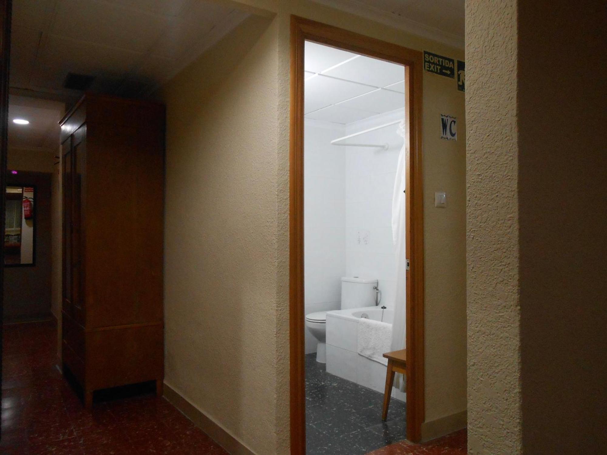 Hostal El Callejon Таррагона Екстер'єр фото