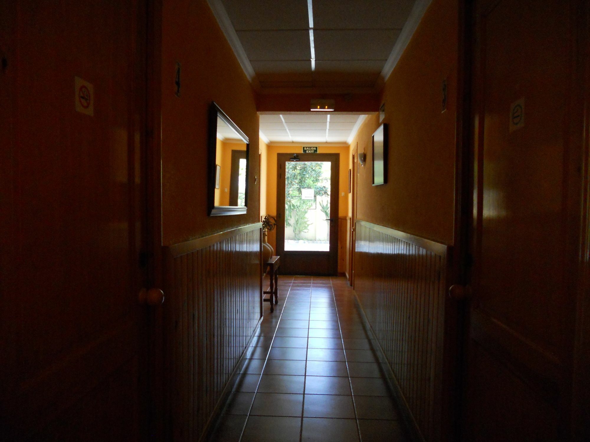 Hostal El Callejon Таррагона Екстер'єр фото